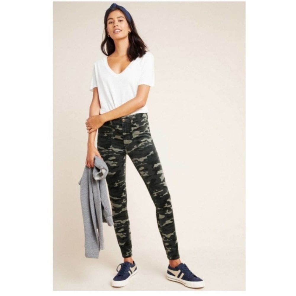 Anthropologie Pilcro High Rise Skinny Camo Corduroy Pants size 25
